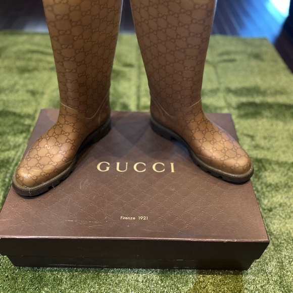 Gucci Tan Monogram Boots - Picture 1 of 2